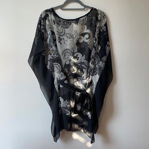 Shear pattern pronto wrap shirt. Size Large